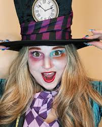 𝕀'𝕕 𝕣𝕒𝕥𝕙𝕖𝕣 𝕓𝕖 𝕤𝕠𝕞𝕖𝕠𝕟𝕖'𝕤 𝕘𝕝𝕒𝕤𝕤 𝕠𝕗 𝕓𝕖𝕖𝕣 𝕥𝕙𝕒𝕟  𝕖𝕧𝕖𝕣𝕪𝕠𝕟𝕖'𝕤 𝕔𝕦𝕡 𝕠𝕗 𝕥𝕖𝕒 🫖 It's day 6 of #beerlovingoctober  and this one goes out to the ones that are a little crazy, who