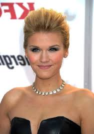 10+ long hairstyles and haircuts for women. Elegant Pompadour Hairstyles For Ladies Hairstyles Weekly