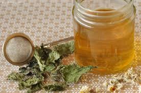 Denn haare schneller wachsen lassen, das kann funktionieren! Krauterspulung Fur Die Haare Naturlich Plastikfrei Schnell Gemacht Einbisschengruner