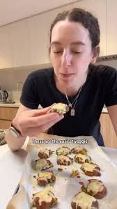 It's a 10/10! Australian Dolphin Abbey Conner glides through the Yumi's  Hommus Hack Challenge, serving up a Hommus and Corn fritter Nourish Bowl in  one minute! She makes it look easy -
