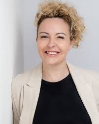 Carrie Pollard's Instagram, Twitter & Facebook