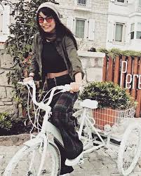 Ayca aysin turan became popular with her role in popular turkish drama black rose (karagul). Ayca Aysin Turan Unluler Fotograf Kore Modasi