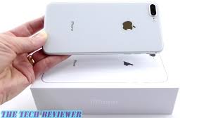 Smartphone iphone 8 plus giữ nguyên hoàn toàn những đường nét thiết kế đã hoàn thiện từ thế hệ trước nhưng sử dụng phong cách 2 mặt kính cường lực. Unboxing The Iphone 8 Plus Silver Or White Youtube