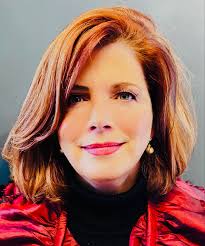 Roxanne Kaufman's Instagram, Twitter & Facebook