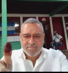 Nicaragua Expresidente Mauricio Funes buscado por la justicia en  #ElSalvador y el ex embajador de #Taiwan Jaime Wu, ambos nacionalizados  nicaragüenses por dictadura, votaron en la farsa electoral  www.100noticias.com.ni