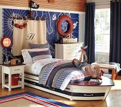 Here are some fun ideas for decorating kid's bedrooms with a nautical theme, let me know what you think. Decorating With A Nautical Theme