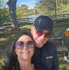 What are some recommendations for in-home euthanasia services for dogs?