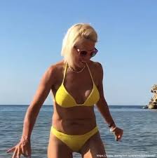 Про це породілля повідомила у своєму instagram і показала фото з пологового. Alena Sviridova Pokazala Snimok V Kupalnike Svezhie Novosti So Vsego Mira Yandeks Dzen