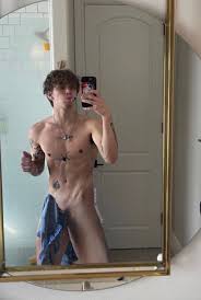 Ben on X: Vinnie Hacker bulge tiktokleaked leaked hot gay tiktok  fuckme Follow for more t.couyB2PdHKIo  X