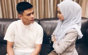 Sarah's final stage | nyawa dan raga big stage. Sarah Suhairi Andi Bernadee Tiada Istimewa Sekadar Berbalas Mesej Hiburan Mstar