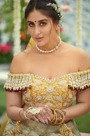 Ravishing Kareena Most Beautiful Bollywood Actress Beautiful Bollywood Actress Bollywood Fashion
