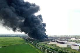 Entdecke rezepte, einrichtungsideen, stilinterpretationen und andere ideen zum ausprobieren. Kebakaran Kilang Minyak Pertamina Balongan Dari Penyebab Dampak Hingga Data Korban Halaman All Kompas Com