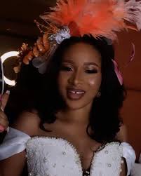 Georgette's white wedding look🔥 You made such a beautiful bride. God bless  your new home .  —————————————————————————————————————————————————————————————————————————————————————————————————  Makeup @holla.bella__gh ...