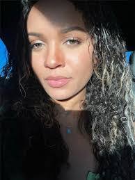 Jade Long's Instagram, Twitter & Facebook