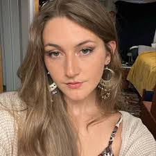 Lauren Sweitzer's Instagram, Twitter & Facebook