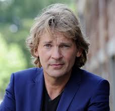 Dat heeft de presentator vrijdagavond gezegd in de talkshow. Politie Ziet Matthijs Van Nieuwkerk Aan Voor Messentrekker Het Parool
