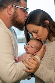 I live in Greenville NC and I'm looking for someone who does newborn family  photoshoots in studio. Would preferably love if I could get these pictures  taken the last weekend of May