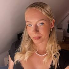 Bläddra bland tusentals skådespelare, statister och modeller inom  underhållningsbranschen