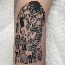 My Version Of The The Kiss By Gustav Klimt Alicia Anderson Currently Tattooing At Momentum Tattoo In Tampa Florida Tattoo Klimt tattoo, just ink, painting tattoo, painting art, bild tattoos, inspiration tattoos, skin art, tattoo you. kiss by gustav klimt alicia anderson