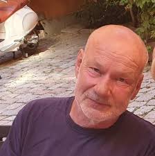 Det är med mycket tungt hjärta jag måste meddela att min mycket gode vän  och kollega Lars Engström somnat in. Han började sin bana på SJ Resebyrå  Odenplan i samma lokal som