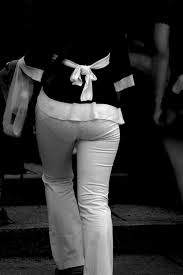 赤外線カメラ盗撮エロ画像】女の子の服が簡単に透けてパンツの柄も分かるし、これは全裸に近いｗｗｗ | エロ画像チョイス