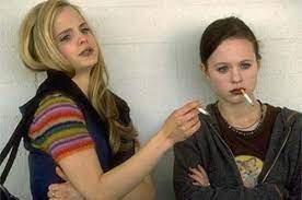 Thora Birch And Mena Suvari American Beauty Bei Film Idee Di Moda Film