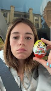 Anna Maly's Instagram, Twitter & Facebook