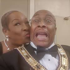 Is the chocolate shell a good taste for pound cakes?