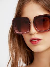 Share style pics with fp me, and read & post reviews. Cosmopolitan Glitter Sunglasses Style Picks Style Free People Accessories