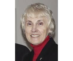 Leona Hinton's Instagram, Twitter & Facebook