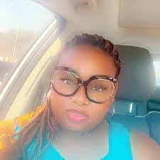 Frieda Elliott's Instagram, Twitter & Facebook