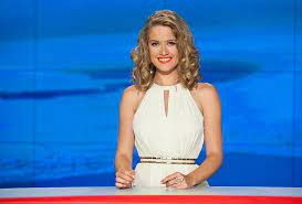 Objevily se informace, že její odchod byl dost akční a že ji musela vyvádět ochranka. Fotogalerie Emma Smetana Novou Moderatorkou Hlavnich Zprav Na Tv Nova Obrazek 2 Lupa Cz