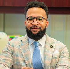 Antonio Burt's Instagram, Twitter & Facebook