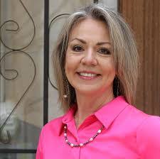 Billie Cantu's Instagram, Twitter & Facebook