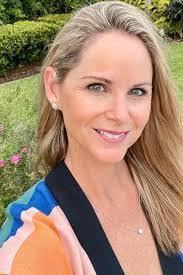 Colleen Connors's Instagram, Twitter & Facebook