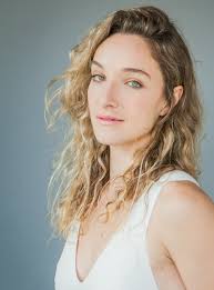 Anna Tierney's Instagram, Twitter & Facebook