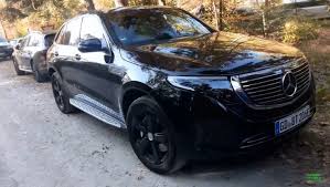 Mercedes Benz Eqc 400 Spotted In The Wild Video Mercedes Mercedes Benz Benz