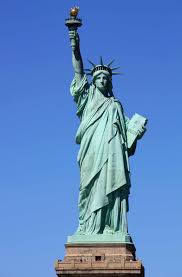 Das army corps of engineers untersuchte die patina darauf, ob sie schädliche auswirkungen habe und kam zum schluss, dass sie die verkleidung eher schütze, die. Als Sie Eine Freiheitsstatue Aufbauen Freiheitsstatue In New York Beschreibung Geschichtsgeschichte Interessante Fakten