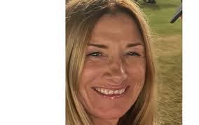 Donna Edge's Instagram, Twitter & Facebook