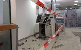 Olpener straße 833, 51109, köln. Maskierte Manner Sprengen Geldautomaten In Bruck Radio Koln