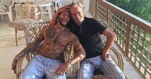 «الموكب رسالة أثبتت ألا حياة بدون فن». ØµÙˆØ± Ø£Ø­Ù…Ø¯ Ø§Ù„ÙÙŠØ´Ø§ÙˆÙ‰ Ø¨Ø¹Ø¯ ÙˆÙØ§Ø© ÙˆØ§Ù„Ø¯Ù‡ Ù…Ø¹ Ø§Ù„Ø³Ù„Ø§Ù…Ø© ÙŠØ§ ØµØ¯ÙŠÙ‚Ù‰ Ø§Ù„ÙŠÙˆÙ… Ø§Ù„Ø³Ø§Ø¨Ø¹