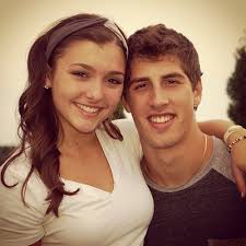 Ainsley Torres (@Ainsleykini)