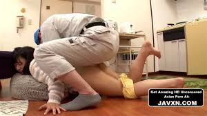 工事業者が住人アナルを犯す！】家に来た工事業者が部屋着女子のお尻に発情！ショーパン脱がして狙われたのはお尻の穴！快感に負けて激アヘ！ | アナルラボ  - anal lab -