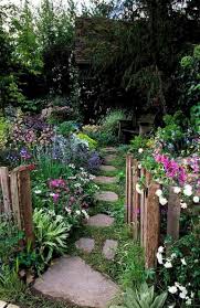 Garden decor ideas for smaller yards combine several important principles to ensure that you maximize your available space while still achieving a lush look. 95 Beautiful Modern English Country Garden Design Ideas English Garden Design Country Garden Design Cottage Garden Design
