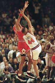 Hubert davis on nba 2k21. Pippen S Foul On Hubert Davis 15 Years Later Niketalk