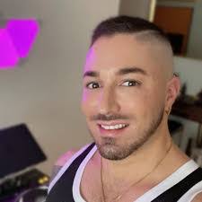 Brent Everett's Instagram, Twitter & Facebook