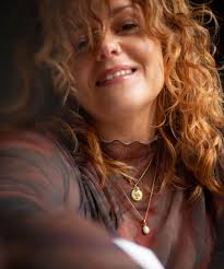 Leo, gold zodiac pearl necklace, 23/7-22/8