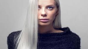 Le tendenze degli ultimi tempi, tuttavia, hanno visto un numero sempre maggiore di giovani e. Capelli Grigi Come Farli E Come Portarli Pg Magazine