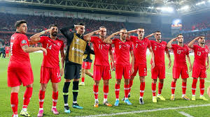 Türkisch nationalmannschaft kader von türkei video. Em Qualifikation Militarischer Gruss Der Turken Hat Ein Nachspiel