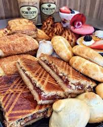Discover our selection of red and white portos! Porto S Bakery On Twitter What Are You Picking Out In This Picture Ig Misohungry Portosbakery Pastries Portos